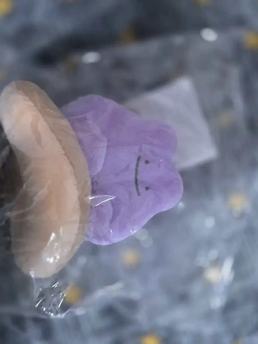 クリスピ メタモン ぬいぐるみ 出品
