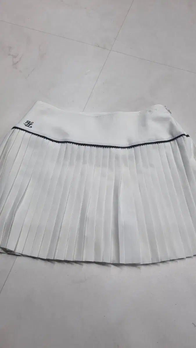 フェアライアー プリーツスカート M