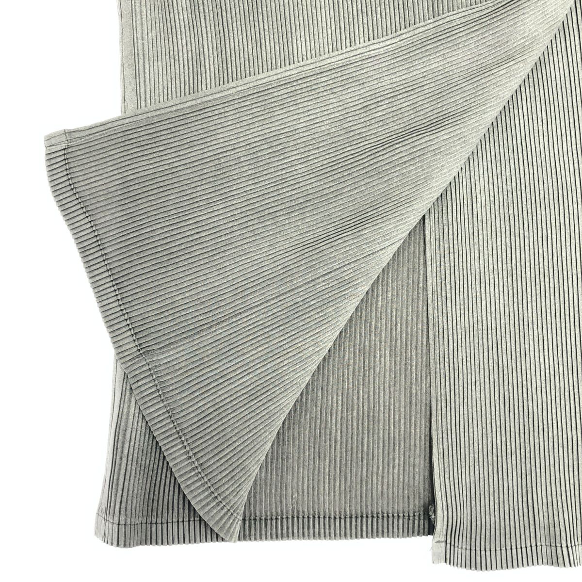 【美品】ISSEY MIYAKE イッセイミヤケ ネックウォーマー グレー ISSEY MIYAKE イッセイミヤケ プリーツラップデザインカーディガン