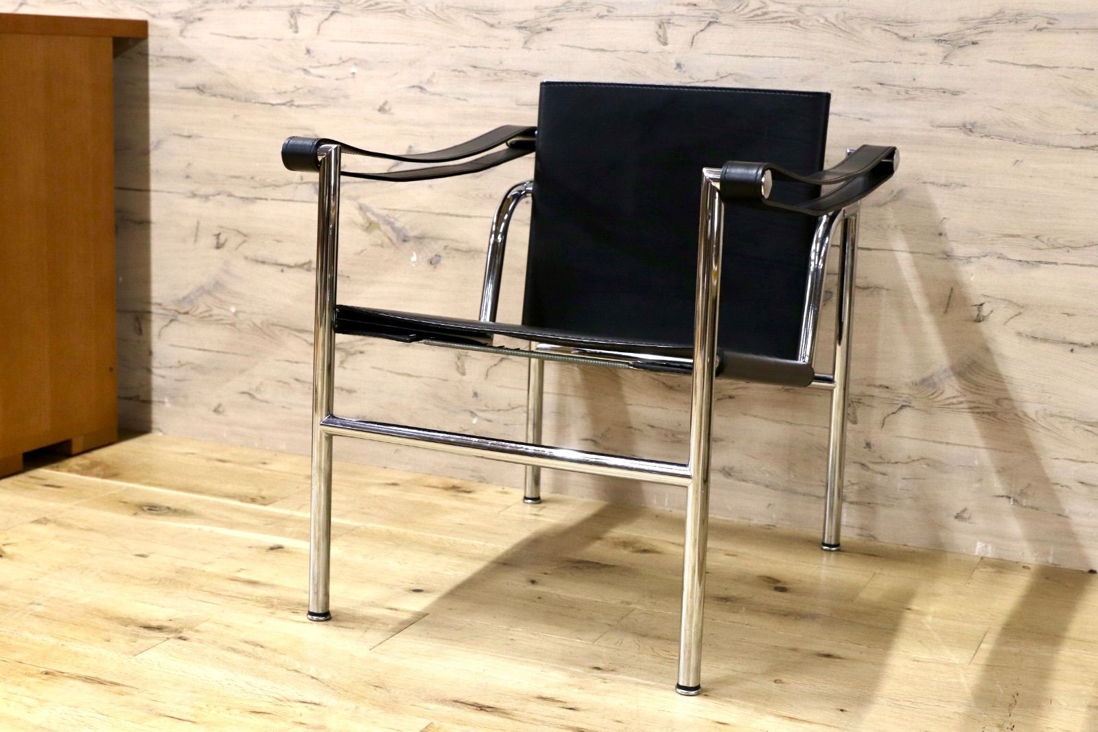 GMJH70B○Cassina / カッシーナ LC1 スリングチェア ル・コルビュジエ シャルロット・ペリアン 本革 名作 定価約75万 展示品