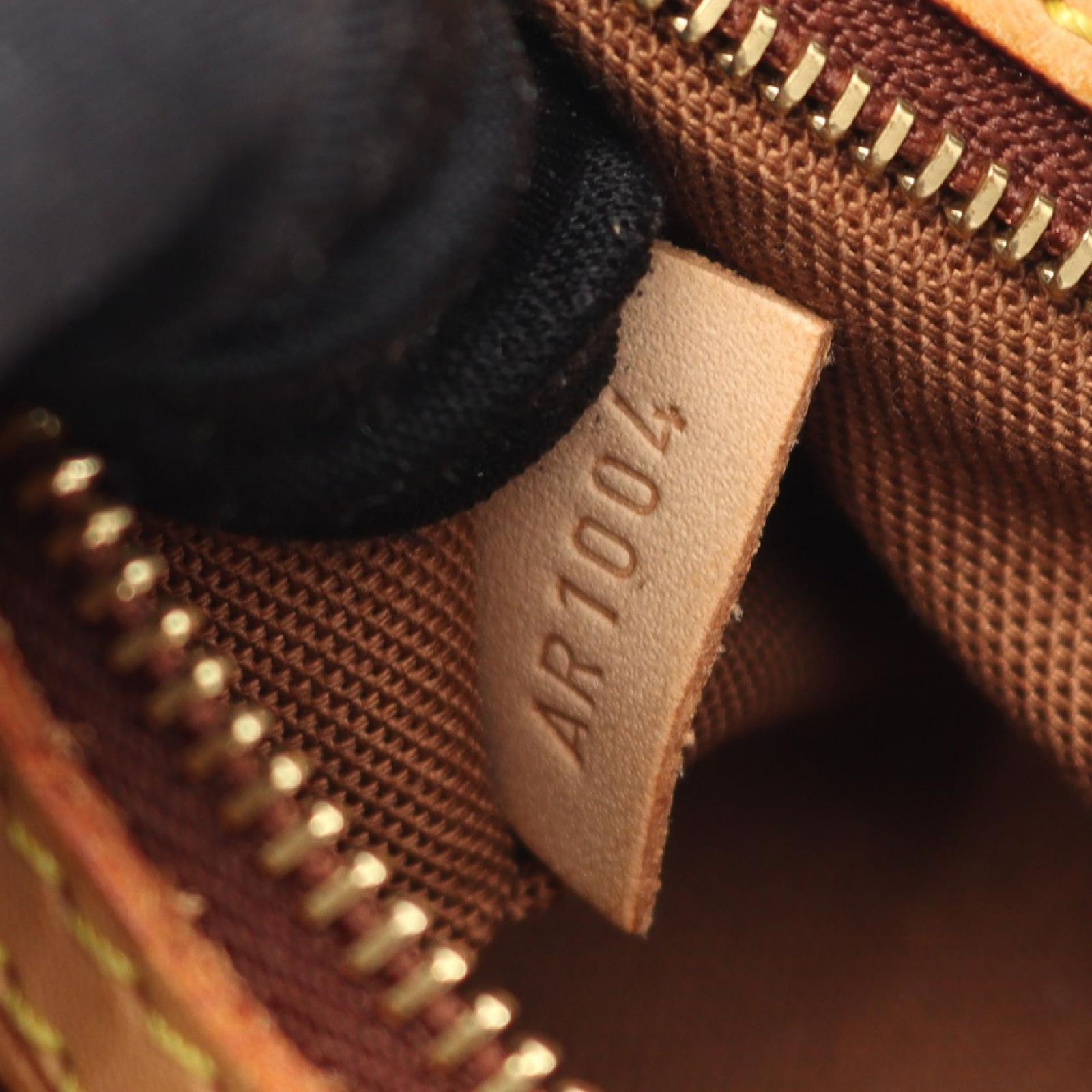 LOUIS VUITTON ルイ・ヴィトン トロター ショルダーバッグ - メルカリ