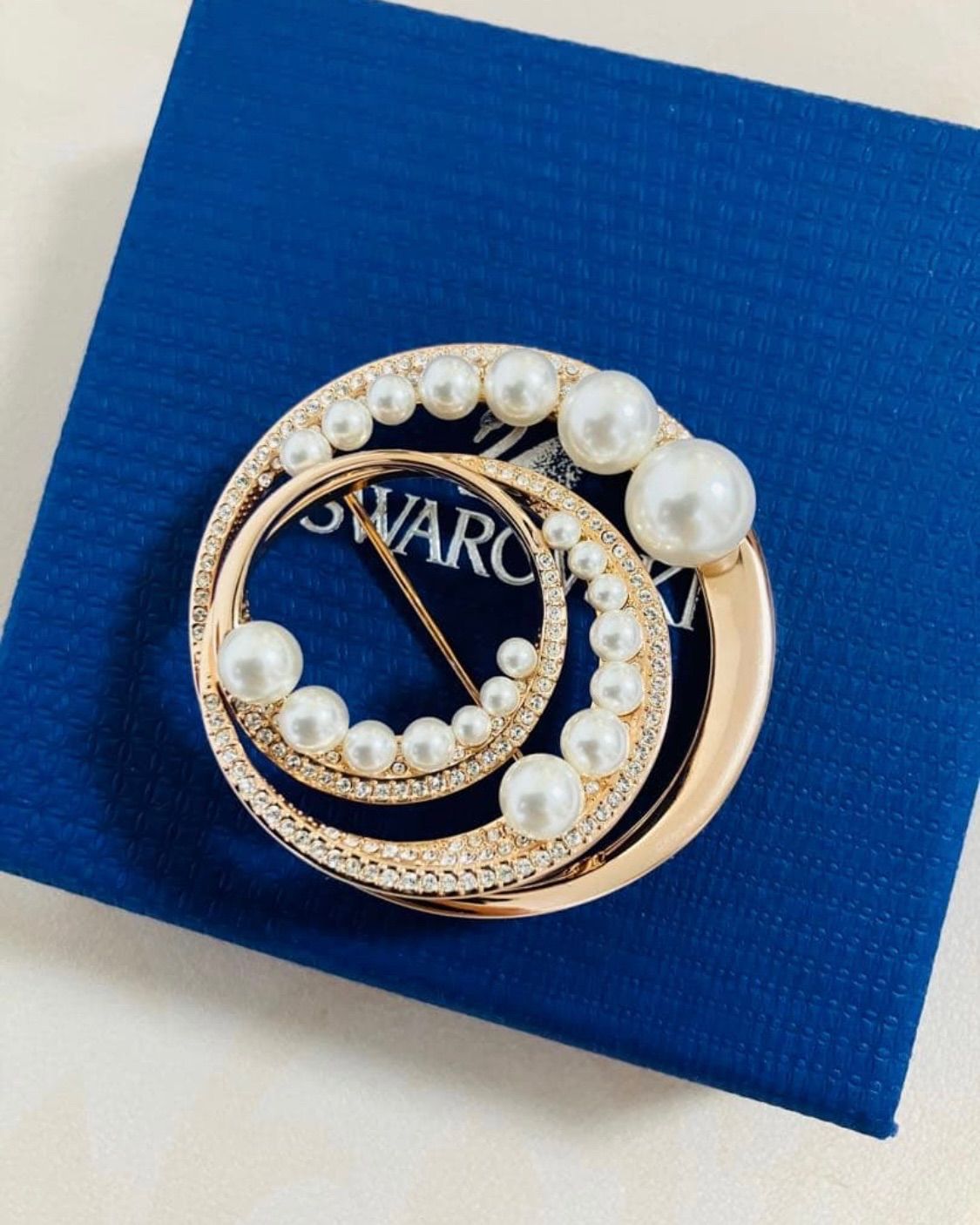ほぼ新品 スワロフスキー Swarovski Fundamental ブローチ - メルカリ ほぼ新品 スワロフスキー Swarovski Fundamental ブローチ - メルカリ