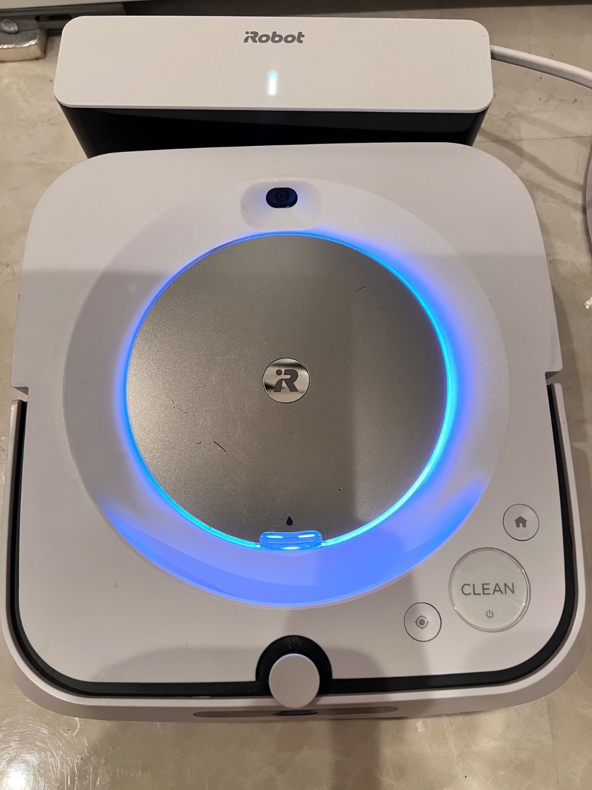 iRobot Braava jet 床拭きロボット 動作品 - メルカリ iRobot Braava jet 床拭きロボット 動作品 - メルカリ