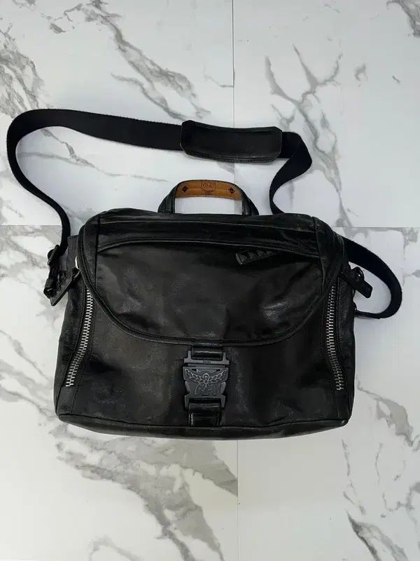 MCM ビストス ハンドル クロスバック
