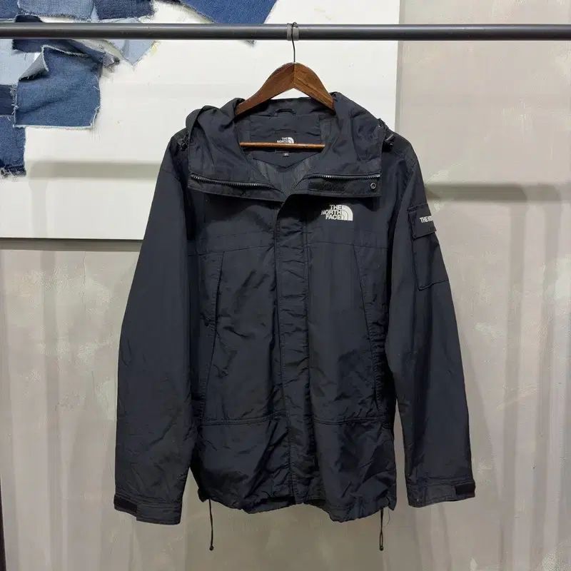 (95) THE NORTH FACE ザノースフェイス 登山 アウトドア フード ウィンドブレーカー ジャケット