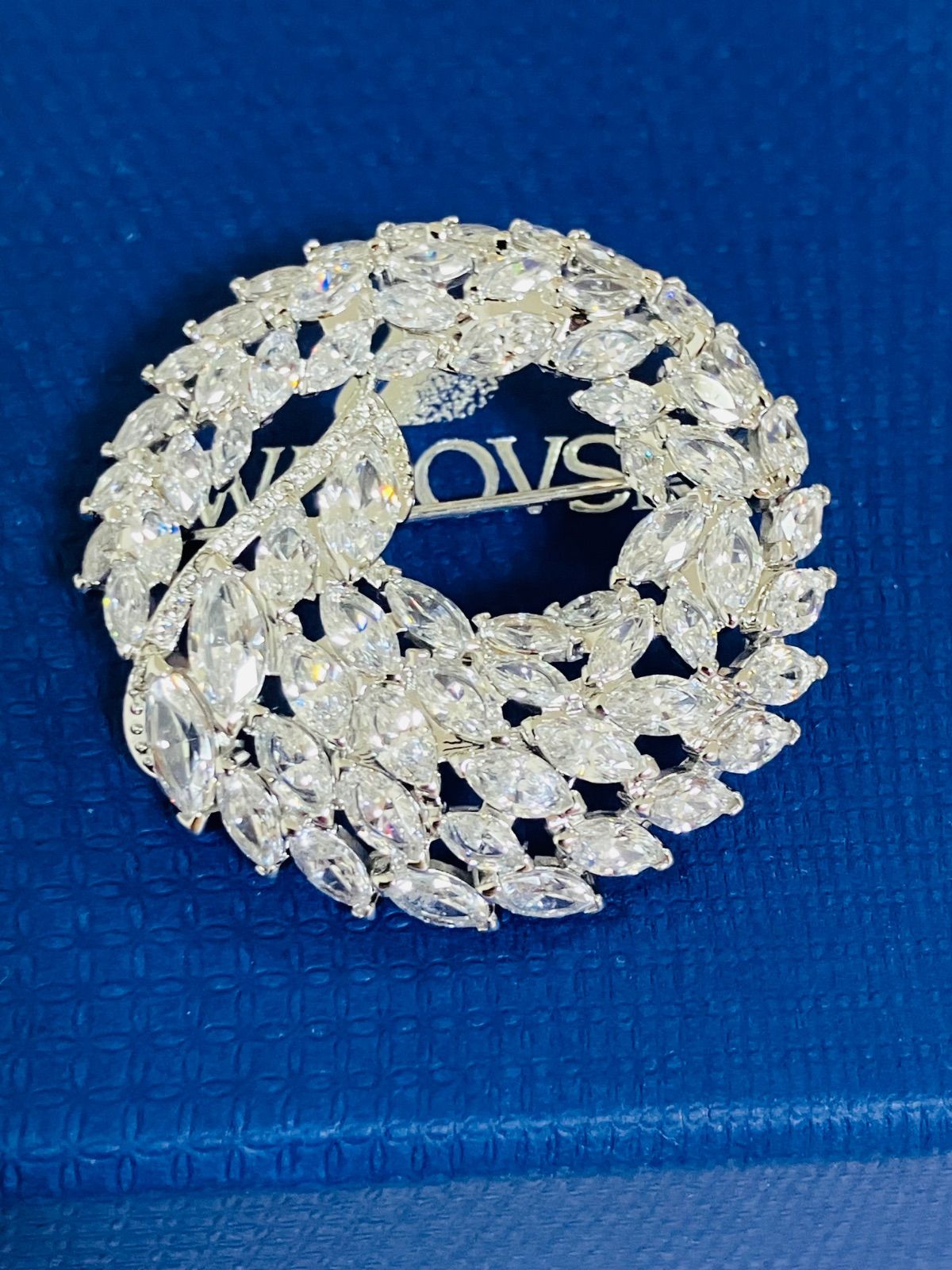 新品 スワロフスキー Swarovski ブローチ - メルカリ