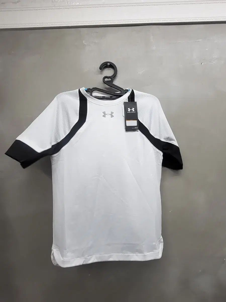 UNDER ARMOUR アンダーアーマー 半袖 Tシャツ 白黒 バイカラー SM