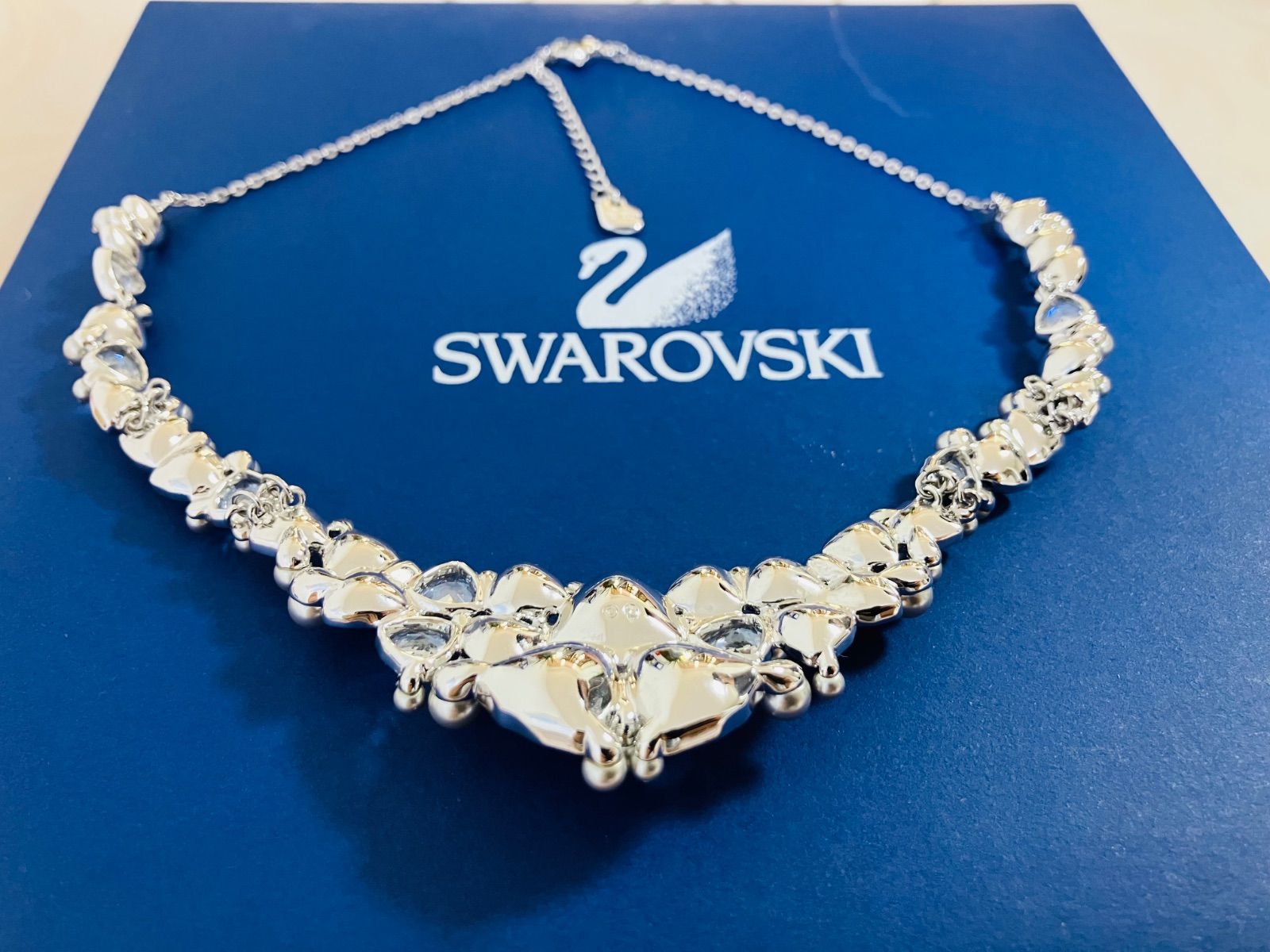 レディース 豪華 スワロフスキー Swarovski クリスタルネックレス シルバー