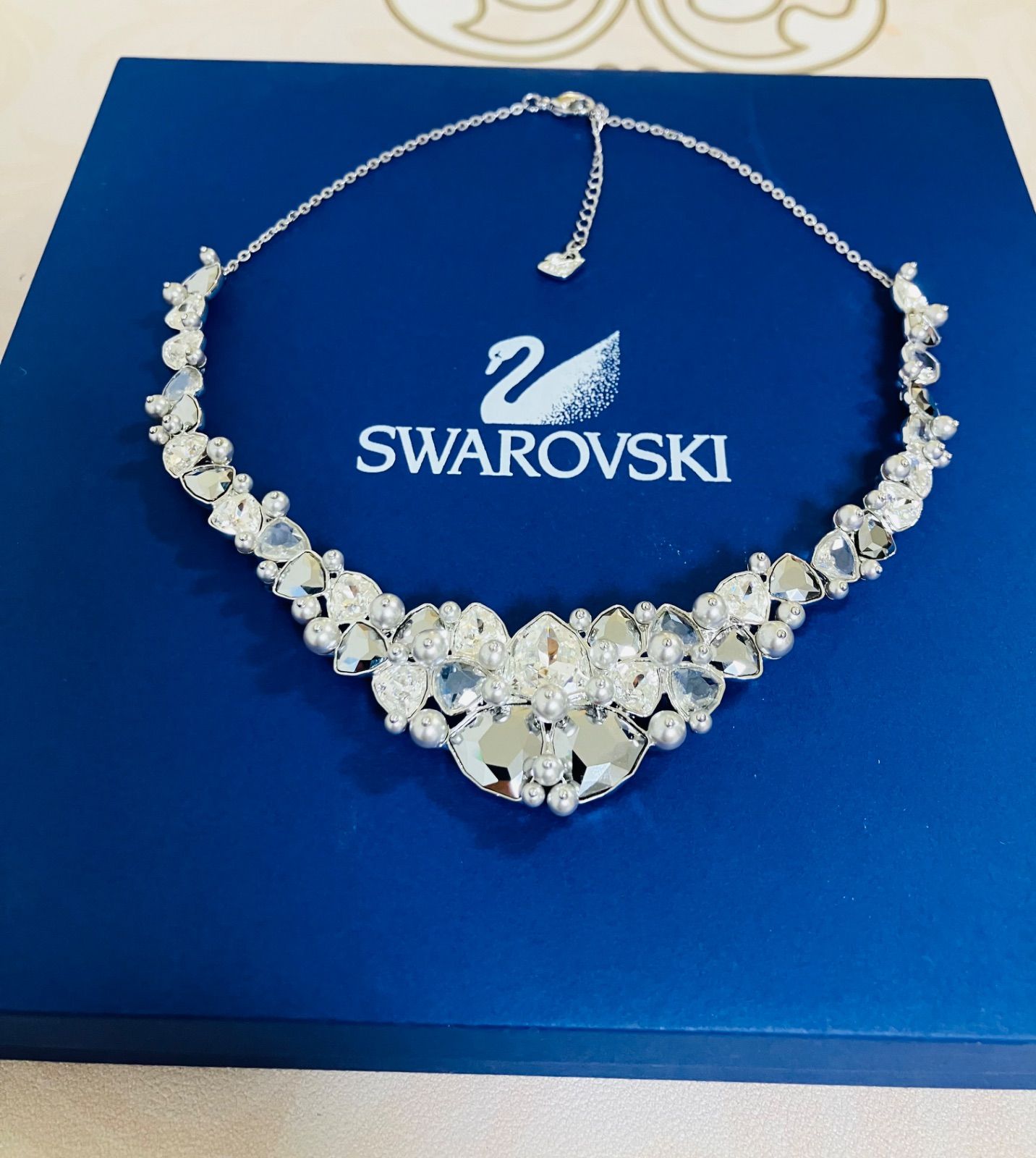レディース 豪華 スワロフスキー Swarovski クリスタルネックレス シルバー