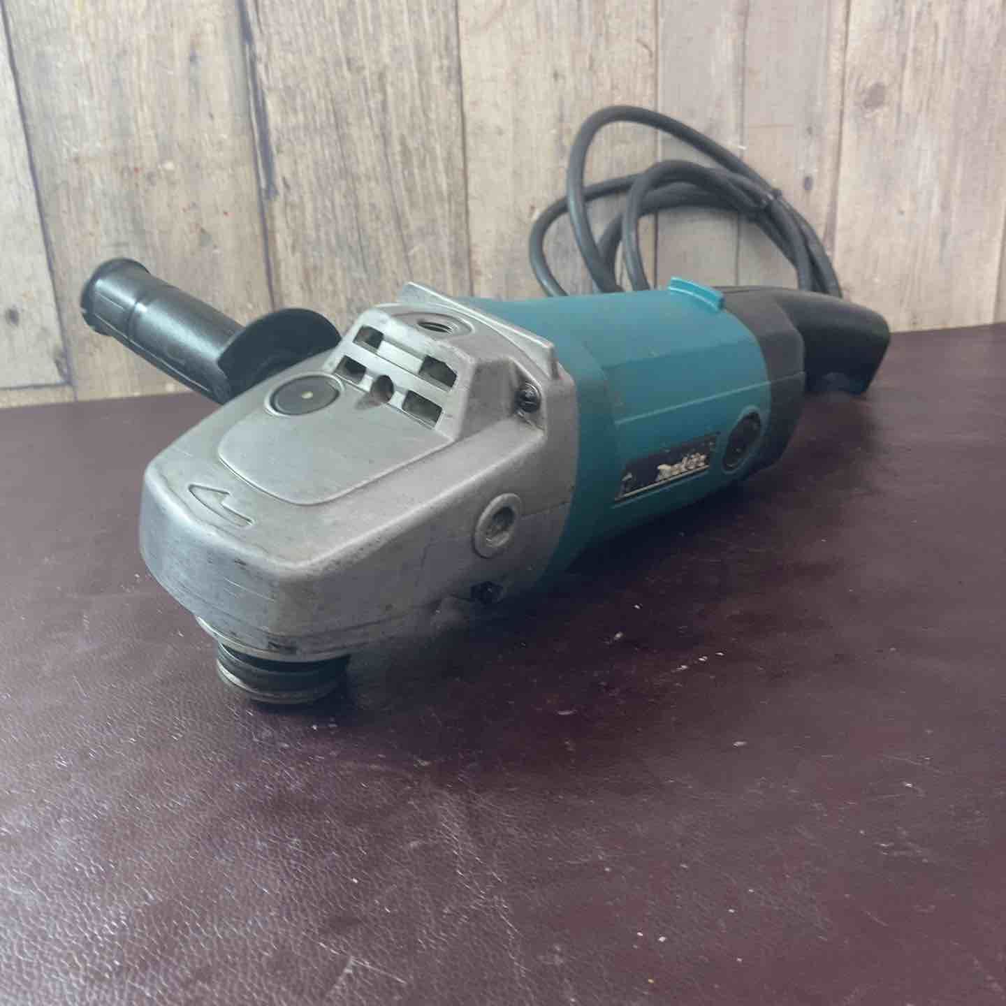 中古品】 マキタ(makita) 180mmディスクグラインダー 9047L 【東大和店