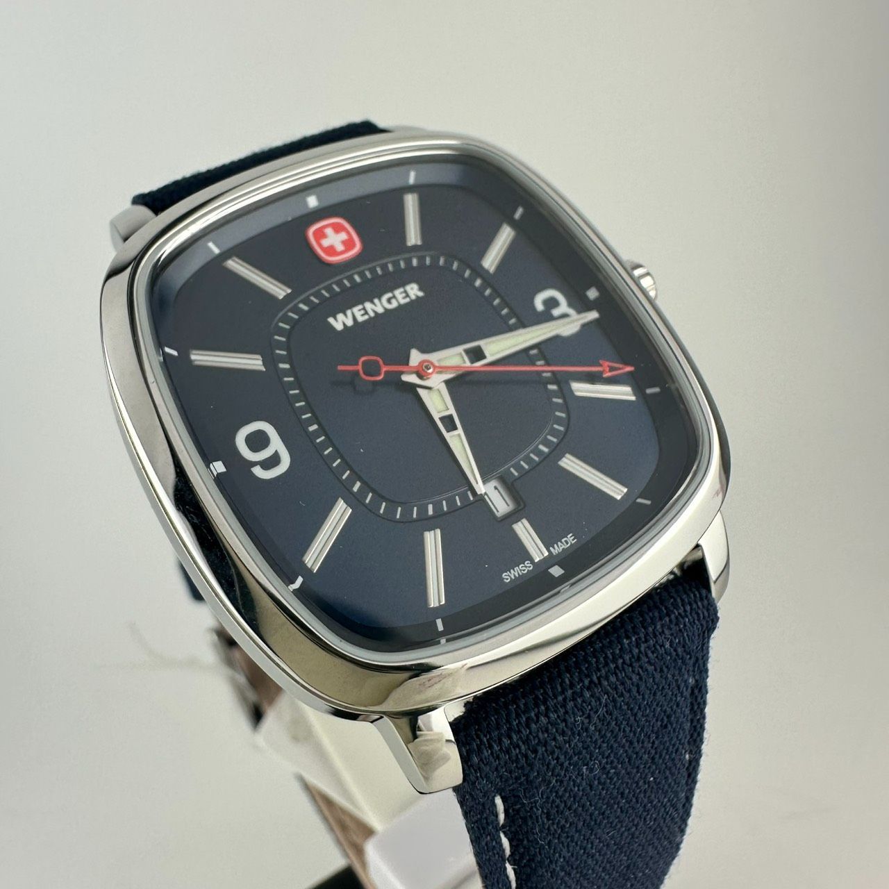 新品未使用☆WENGER ウェンガー VINTAGE SPORT ビンテージスポーツ　腕時計 01.1921.109 ステンレススチールケース(316L) ブルーダイヤル ブルーリサイクルストラップ クオーツ 50m防水【国内正規品】