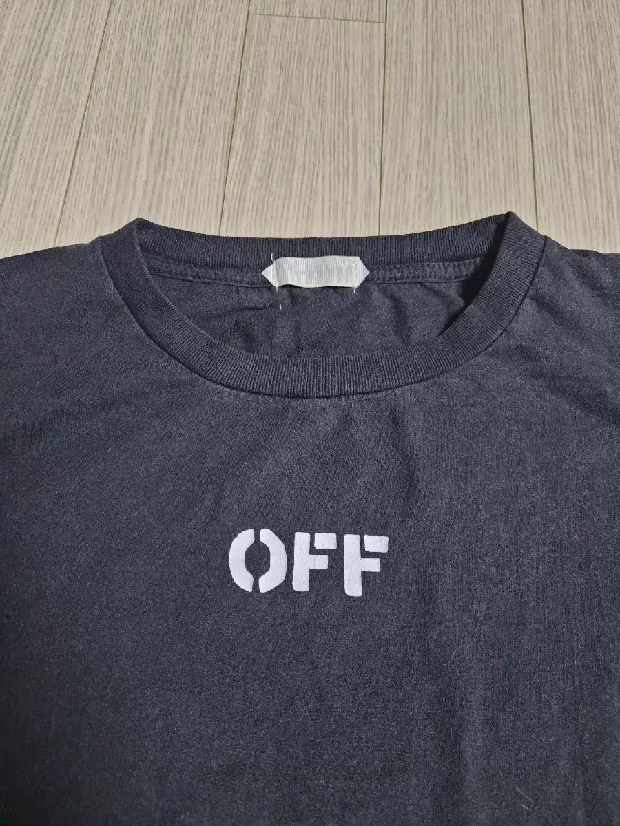 オフホワイト ブラック ロゴ 半袖 Tシャツ