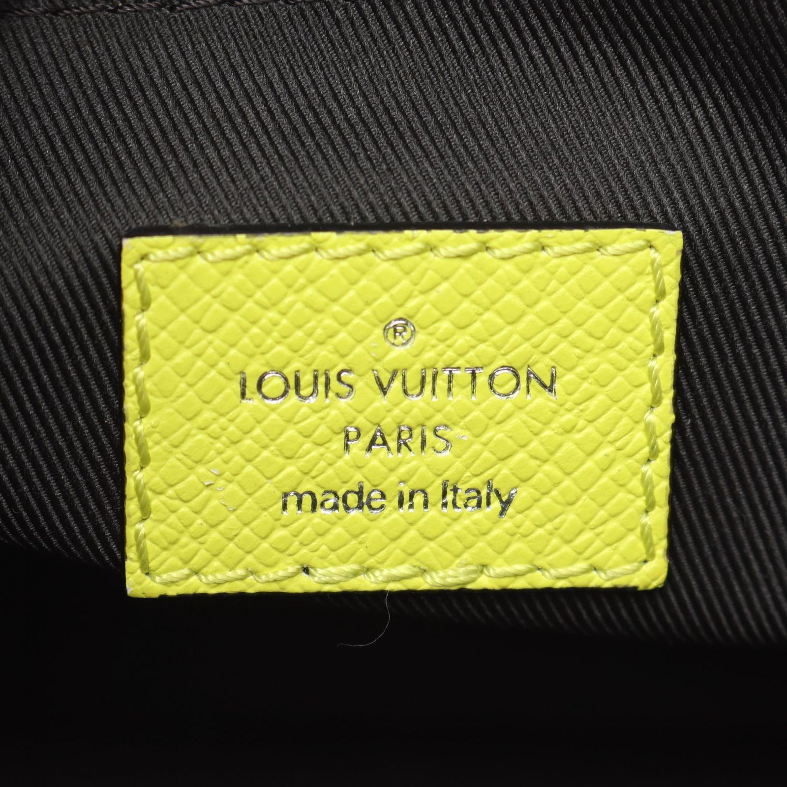 LOUIS VUITTON ルイ・ヴィトン アウトドア メッセンジャー PM ショルダーバッグ LOUIS VUITTON ルイ・ヴィトン アウトドア メッセンジャー PM ショルダーバッグ