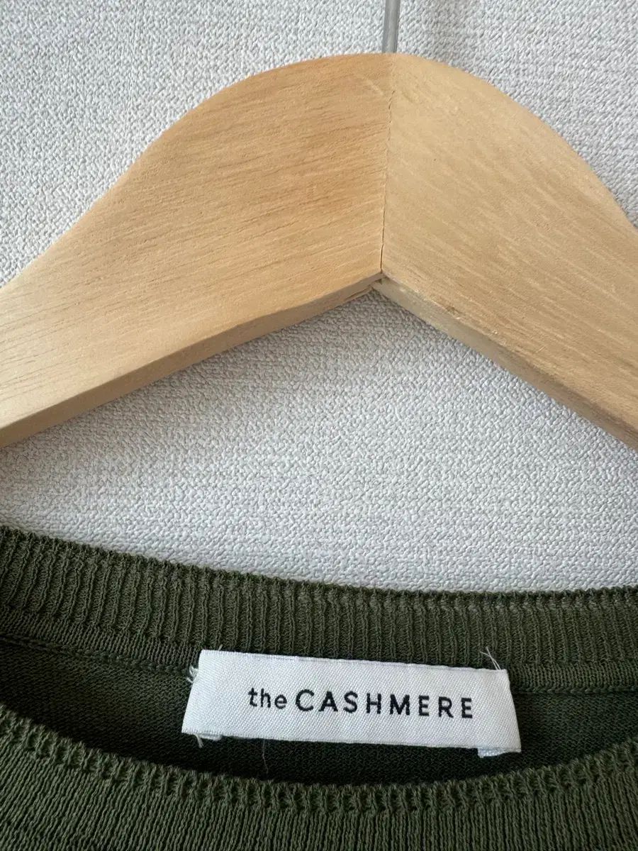 (イタリア産 毛糸) The HANDSOME the CASHMERE コットン ブレンド カーキ メッシュ ニット (イタリア産 毛糸) The HANDSOME the CASHMERE コットン ブレンド カーキ メッシュ ニット