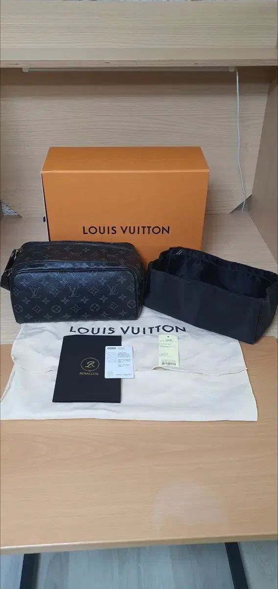 ルイヴィトン ドップキット エクリプス クラッチバッグ/ポーチバッグ ほぼ新品 正規品 (鑑定書O)