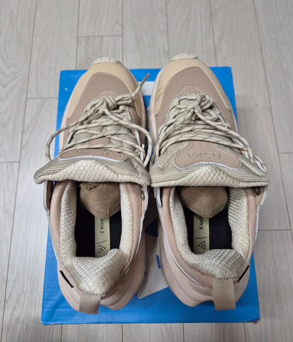 HOKA ONE ONE ホカオネオネ カハ 2 ロウ GTX ベージュ スニーカー 250mm