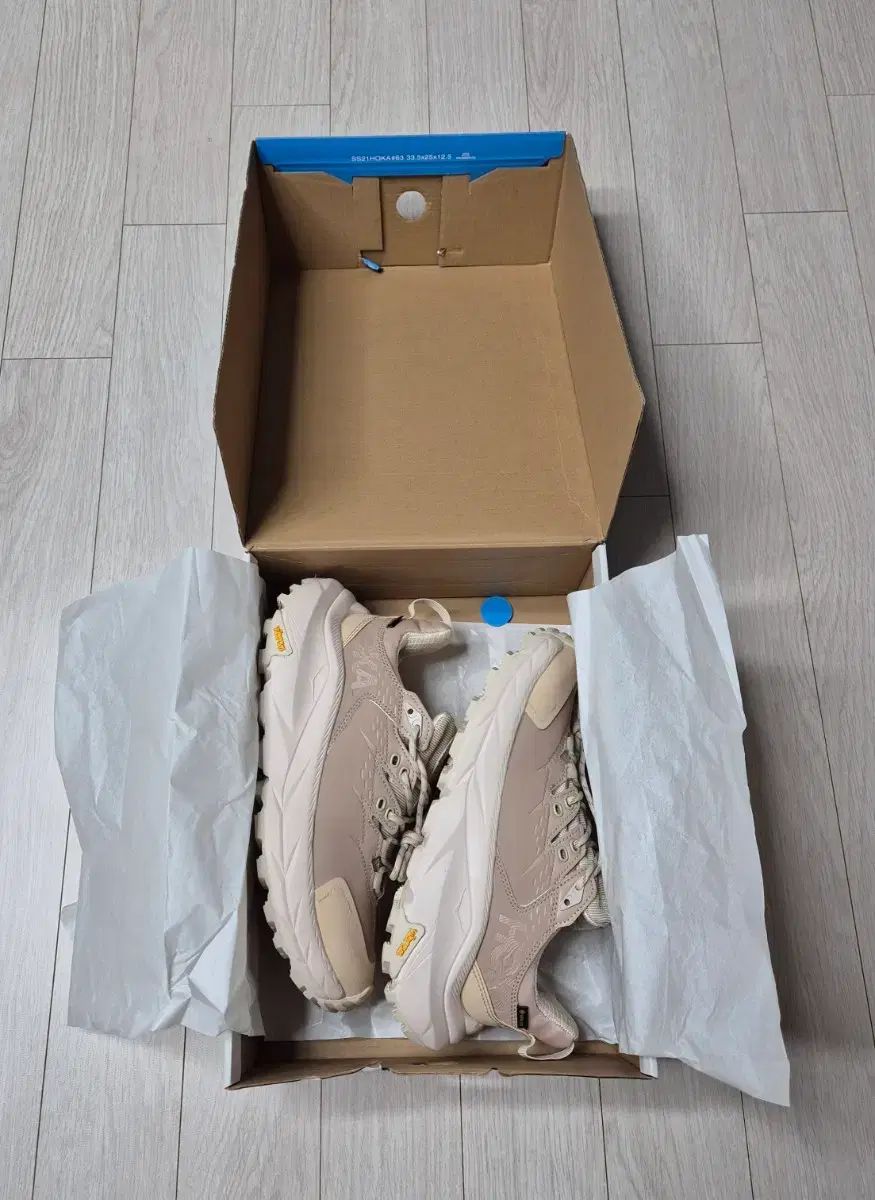 HOKA ONE ONE ホカオネオネ カハ 2 ロウ GTX ベージュ スニーカー 250mm