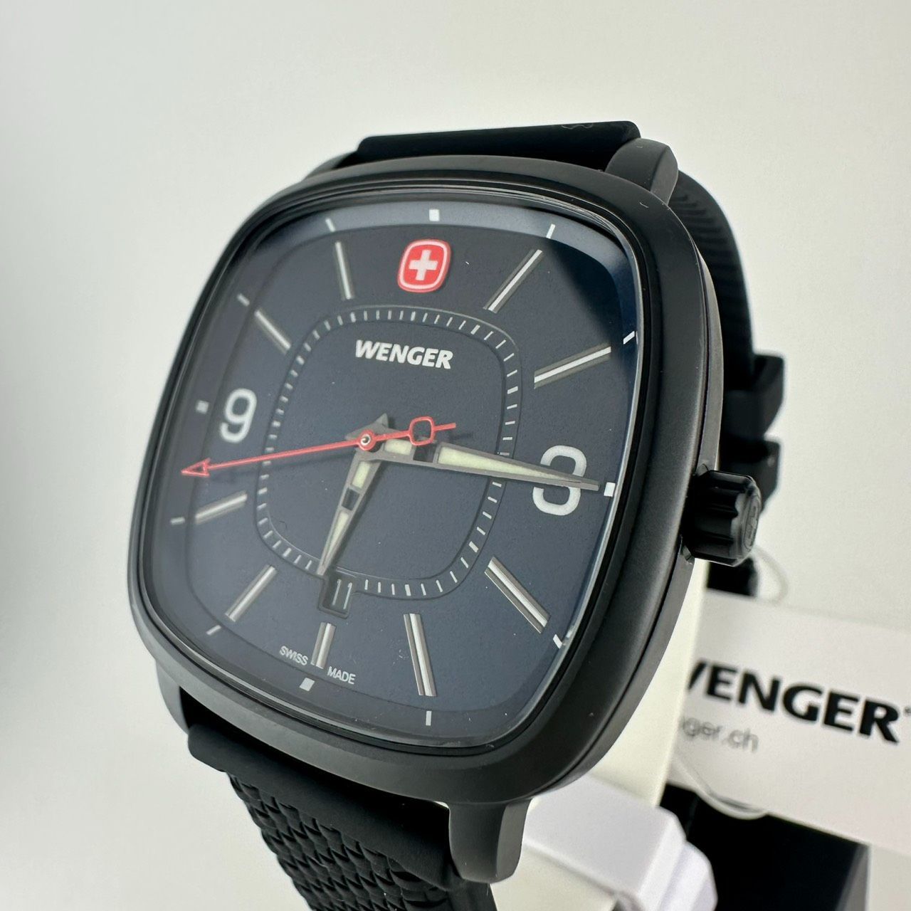 新品未使用☆WENGER ウェンガー VINTAGE SPORT ビンテージスポーツ　腕時計 01.1921.112 ステンレススチールケース(316L) ブルーダイヤル ブラックシリコンストラップ クオーツ 50m防水【国内正規品】