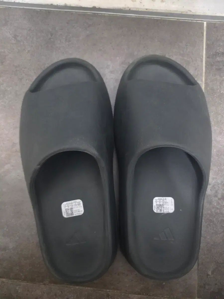アディダス スライド DARK ONYX 275
