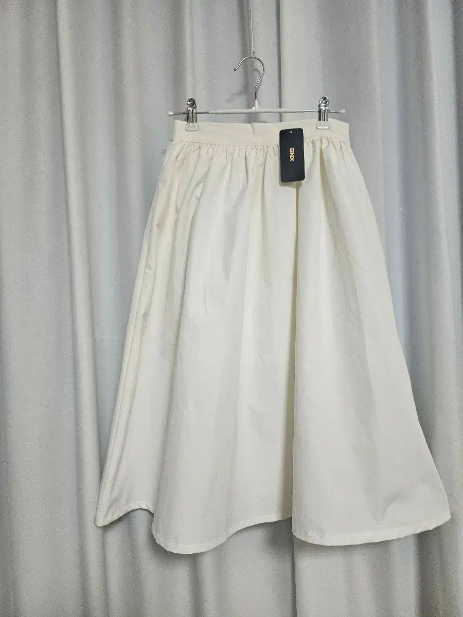 新品) アイボリー Aライン スカート(フリーサイズ)
