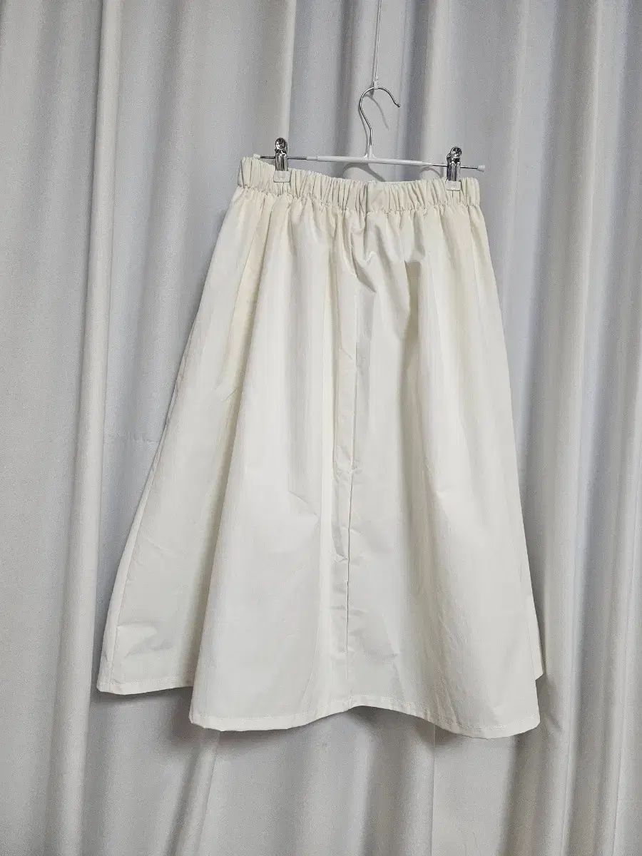 新品) アイボリー Aライン スカート(フリーサイズ) 新品) アイボリー Aライン スカート(フリーサイズ)