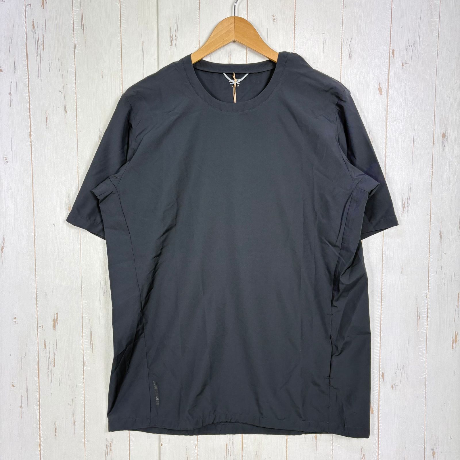 ✉️Unisex M ブラック系 Houdini ( フーディニ ) ウェザー ティー Weather Tee 159784 true black z00058236 true black 化繊 ショートスリーブTシャツ クルーネック インナー