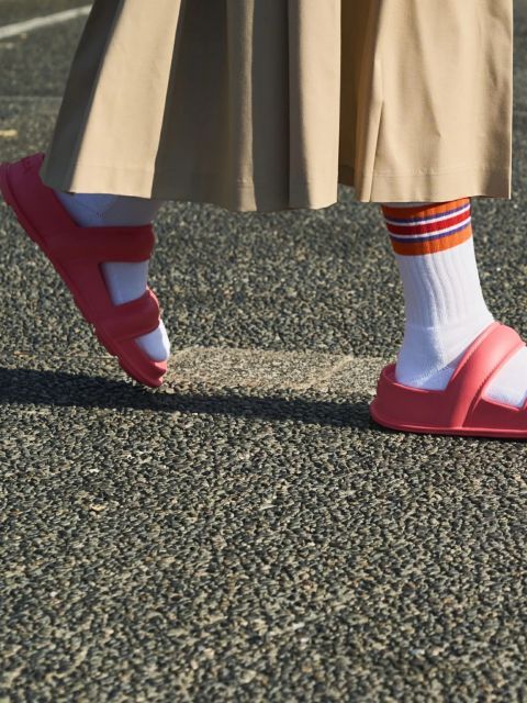 種類20：27/ネイビー 【定価7,480円(税込)】CARIGA -カリガ- 高い反発力で衝撃を吸収して足へのストレスを緩和する Double Strap Sandals ダブルストラップサンダル リカバリーサンダル C210306 ホワイト ブラック ネ