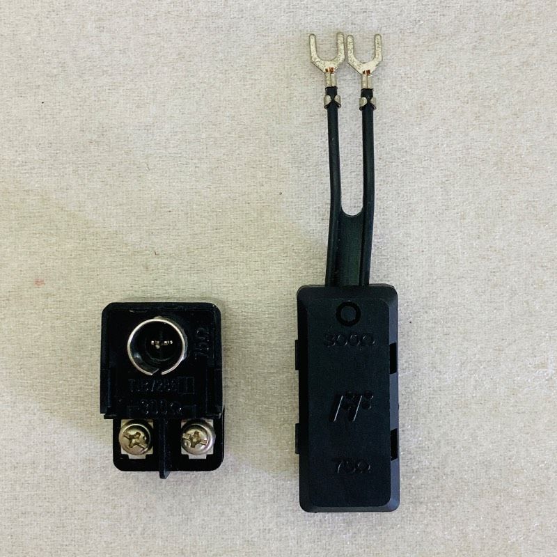 動作未確認】【箱付き】任天堂 ファミリーコンピュータ HVC-001