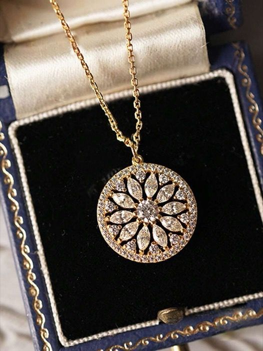 ジュエリー レディース ネックレス 1個 レトロな宮殿スタイル S925スターリングシルバー ひまわり ジルコニア インレイ ペンダントネックレス ゴールドメッキのキーボーンチェーン、女性への バレンタインのギフト