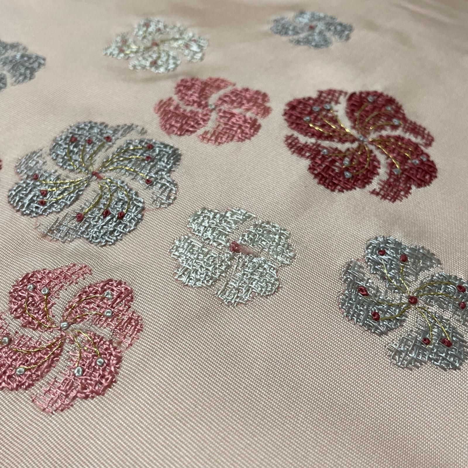 名古屋帯 塩瀬 刺繍の花模様 九寸 正絹 着物 X-1749