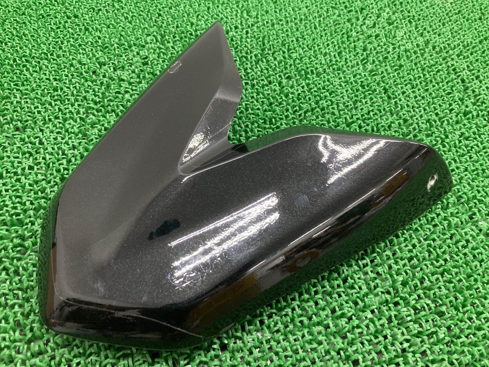 スピードトリプル1050 シングルシートカウル 黒M 2304445 トライアンフ(TRIUMPH) 純正 中古 eL
