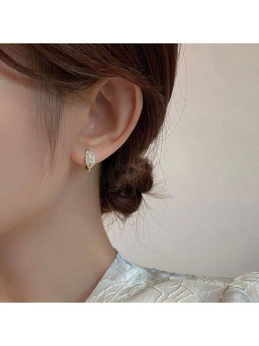 ジュエリー レディース イヤーアクセサリー 1ペア S925 純銀 金めっき フレンチ クラシックデザイン 葉っぱ形 女性用 スタッドピアス