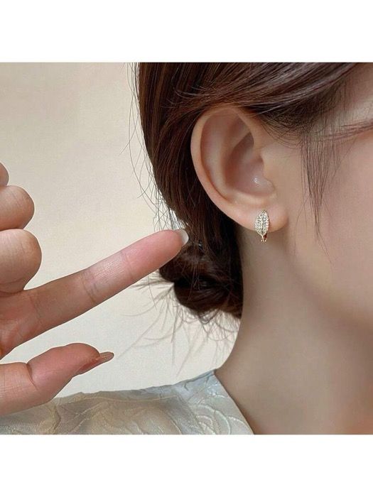 ジュエリー レディース イヤーアクセサリー 1ペア S925 純銀 金めっき フレンチ クラシックデザイン 葉っぱ形 女性用 スタッドピアス