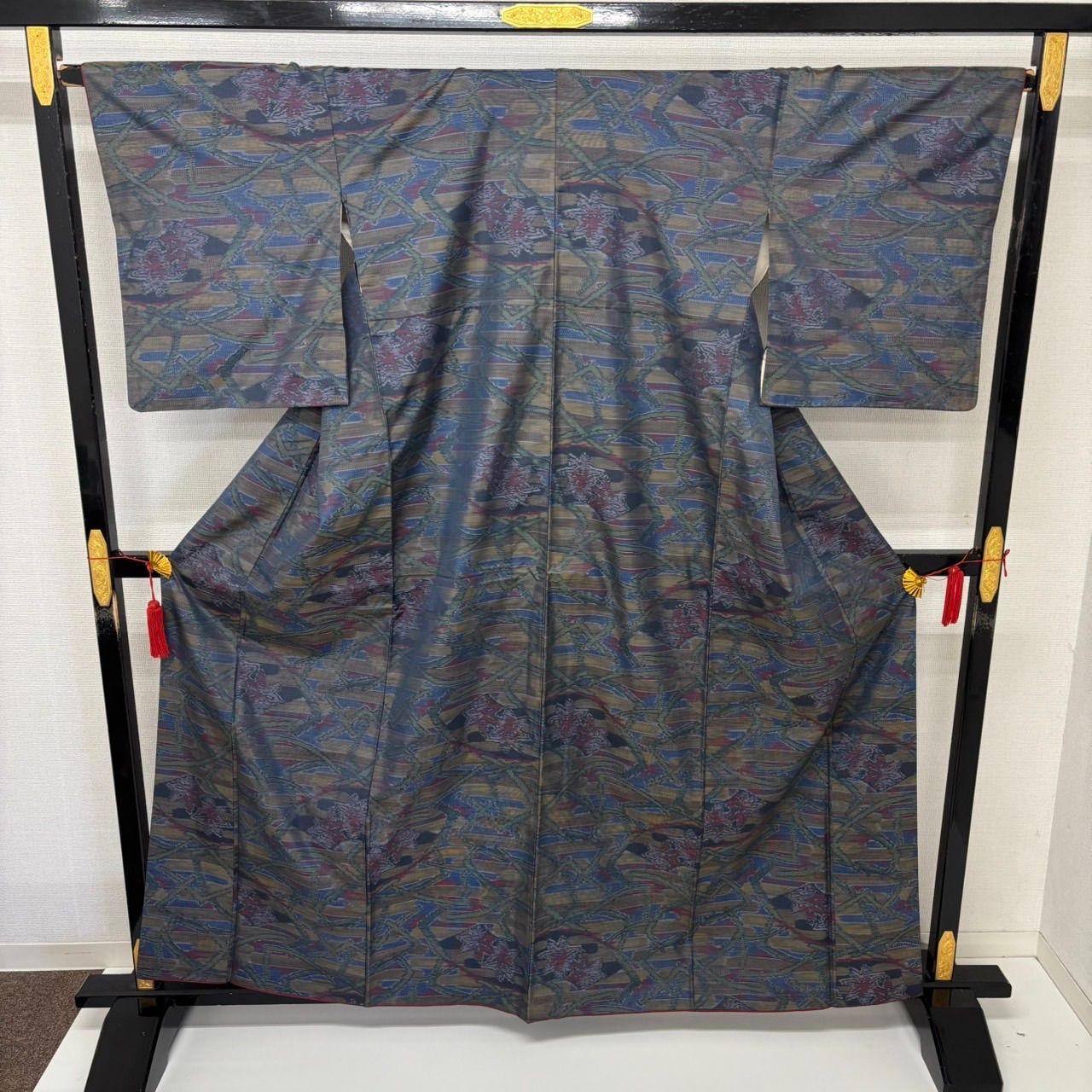 本場大島紬 横双 裄66 素敵な絣柄 正絹 着物 MK-385 - メルカリ