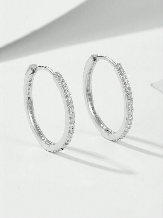 ジュエリー レディース イヤーアクセサリー 1 ペアの S925 スターリングシルバーヨーロッパとアメリカの新しいスタイルのイヤリング、大きな円、マイクロ舗装、エレガントなイヤリング、シンプル、多用途、ハイエンドの