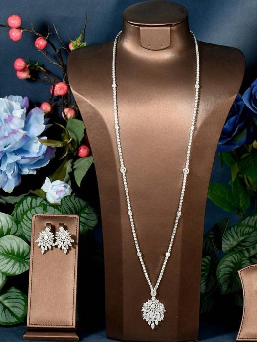 ジュエリー レディース セット 華やかなキュービックジルコニア ダイヤモンド模様 リーフ装飾の婚約指輪、結婚式用ジュエリーセット