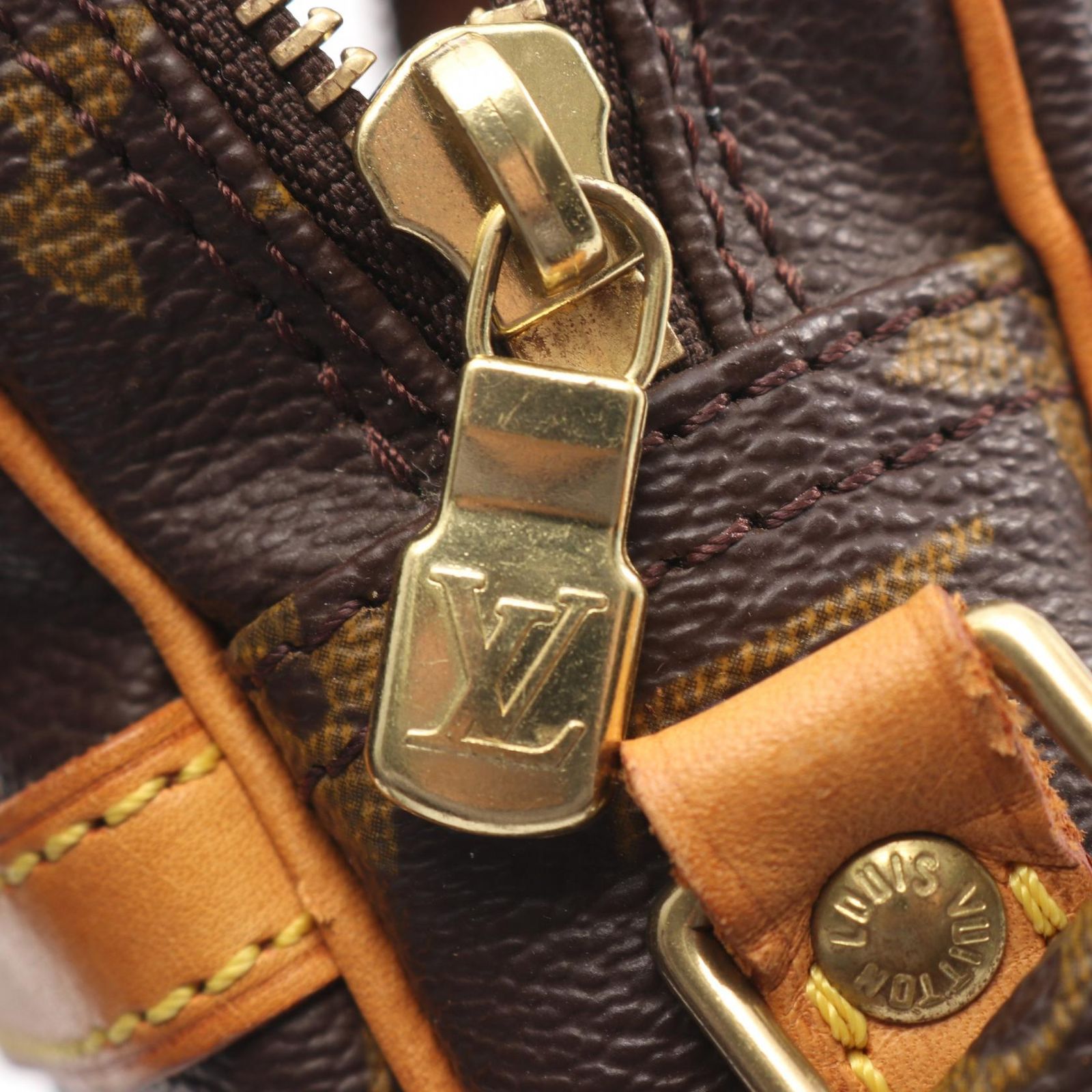 LOUIS VUITTON ルイ・ヴィトン ダヌーブ モノグラム ショルダーバッグ 