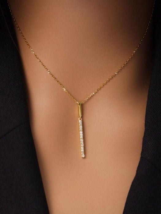 ジュエリー レディース ネックレス 1個 ファッショナブルで優雅なS925スターリングシルバーネックレス、埋め込まれたきらめくジェムストーンを備えたシンプルなラインデザイン、女性に適したユニークでチャーミングなスタ