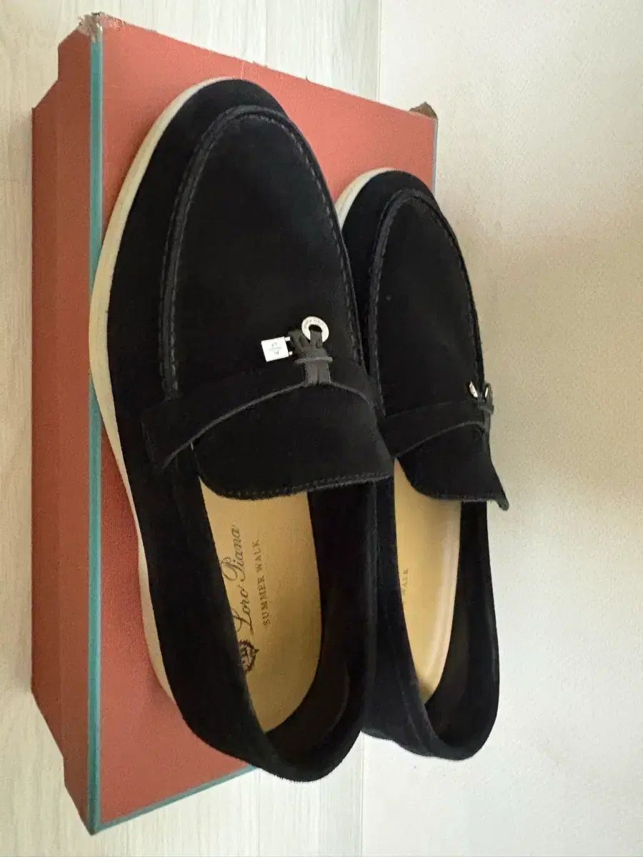 Loro Piana Summer Walk ブラック スウェード ローファー