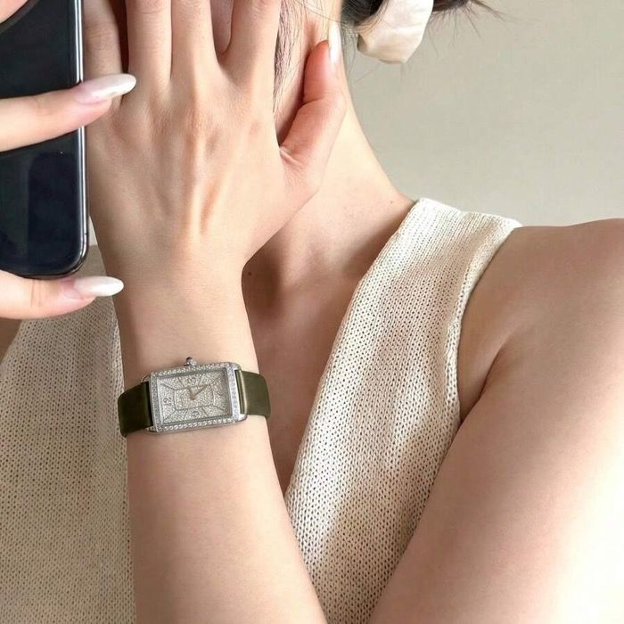 腕時計 レディース クォーツ 1個 レクタンギュラー 新作ファッショナブルラグジュアリーラインストーンステンレススチールバンド クォーツ腕時計 レディース、防水仕様で日常着用やパーティーにも