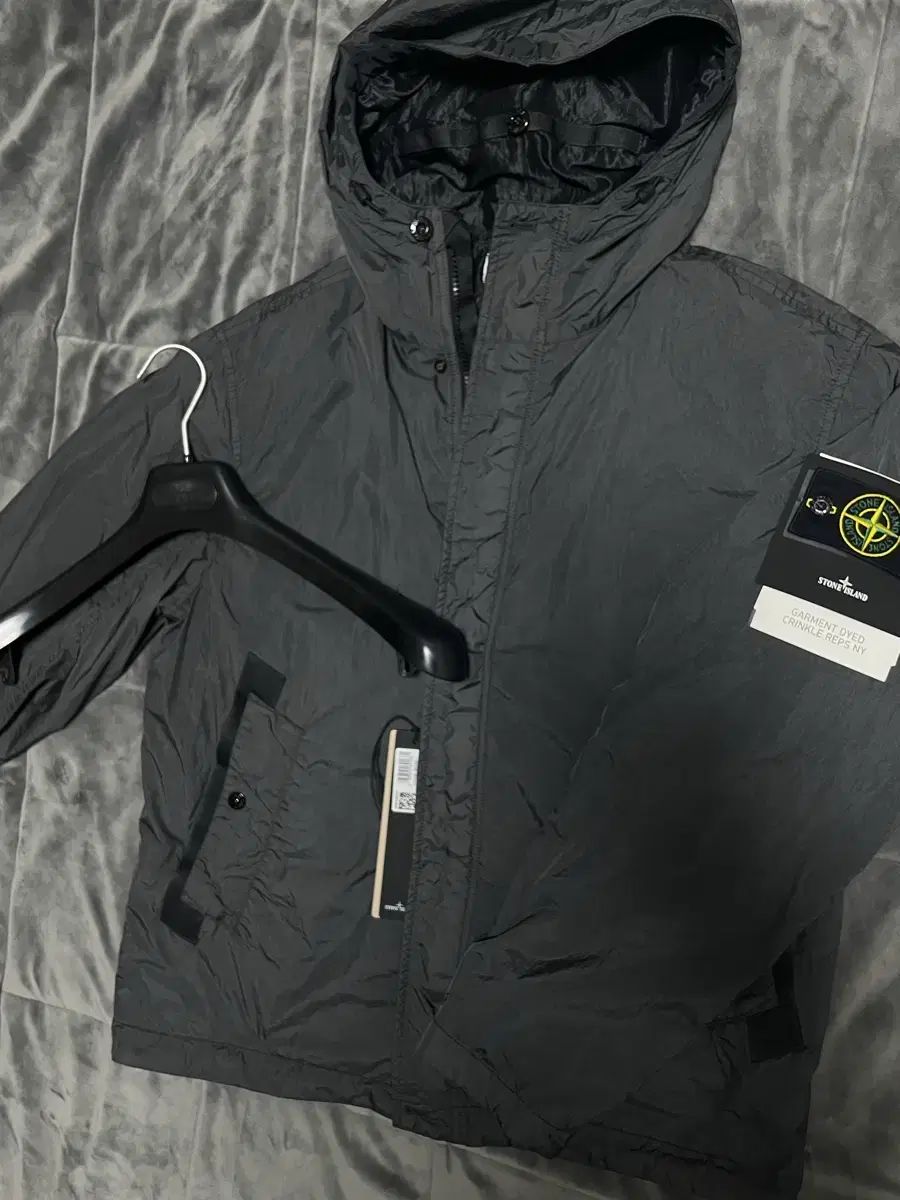 L 25ss STONE ISLAND ストーンアイランド クリンクルレップス ウィンドブレーカー ダークグレー