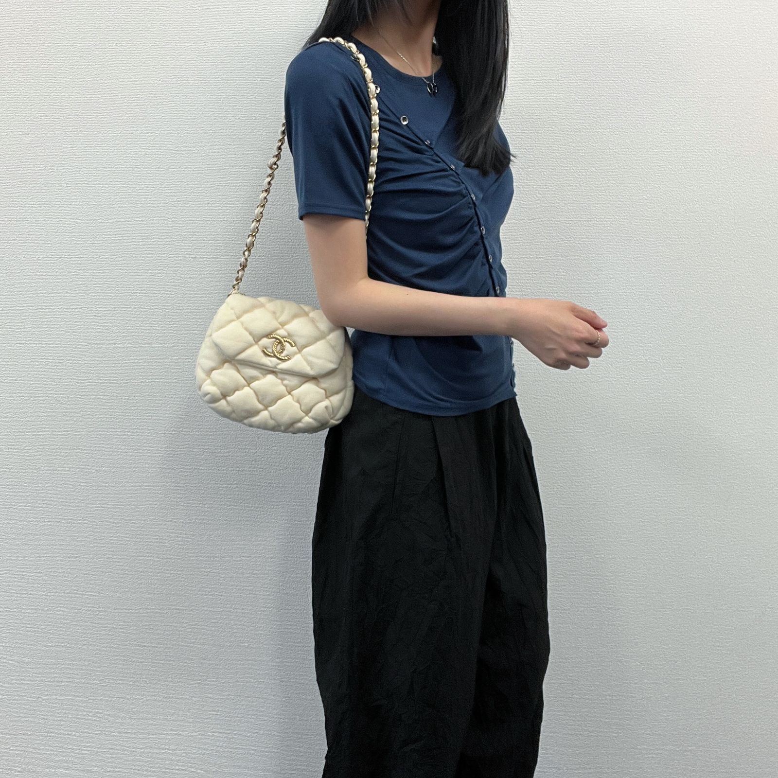 【中古】CHANEL シャネル ココマーク バブルキルト チェーンショルダーバッグ 斜め掛け 肩掛け クリーム コットン 12番台 ヴィンテージ レディース【中古美品】HIBUOCHI VINTAGE hboc260508a03