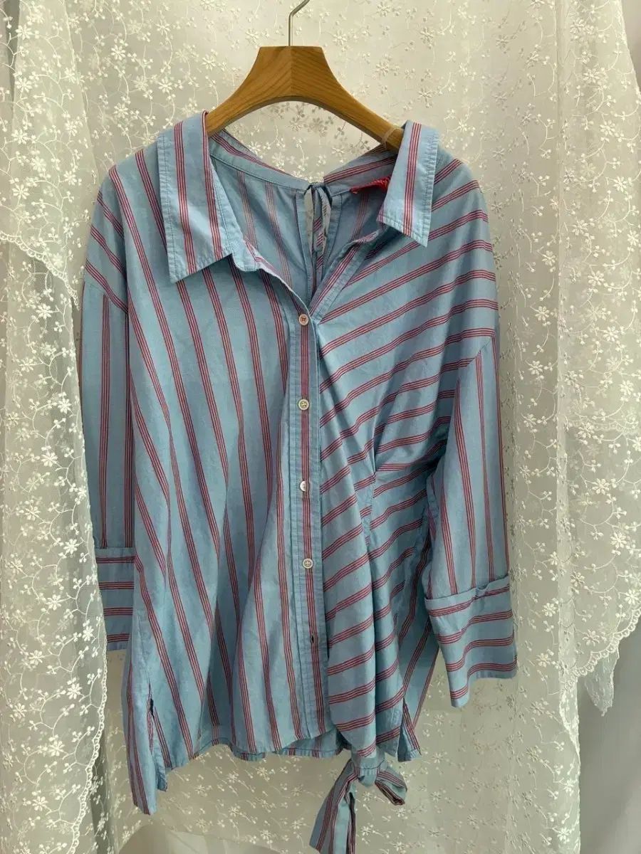 LUCKY CHOUETTE ラッキーシュエトゥ トップス