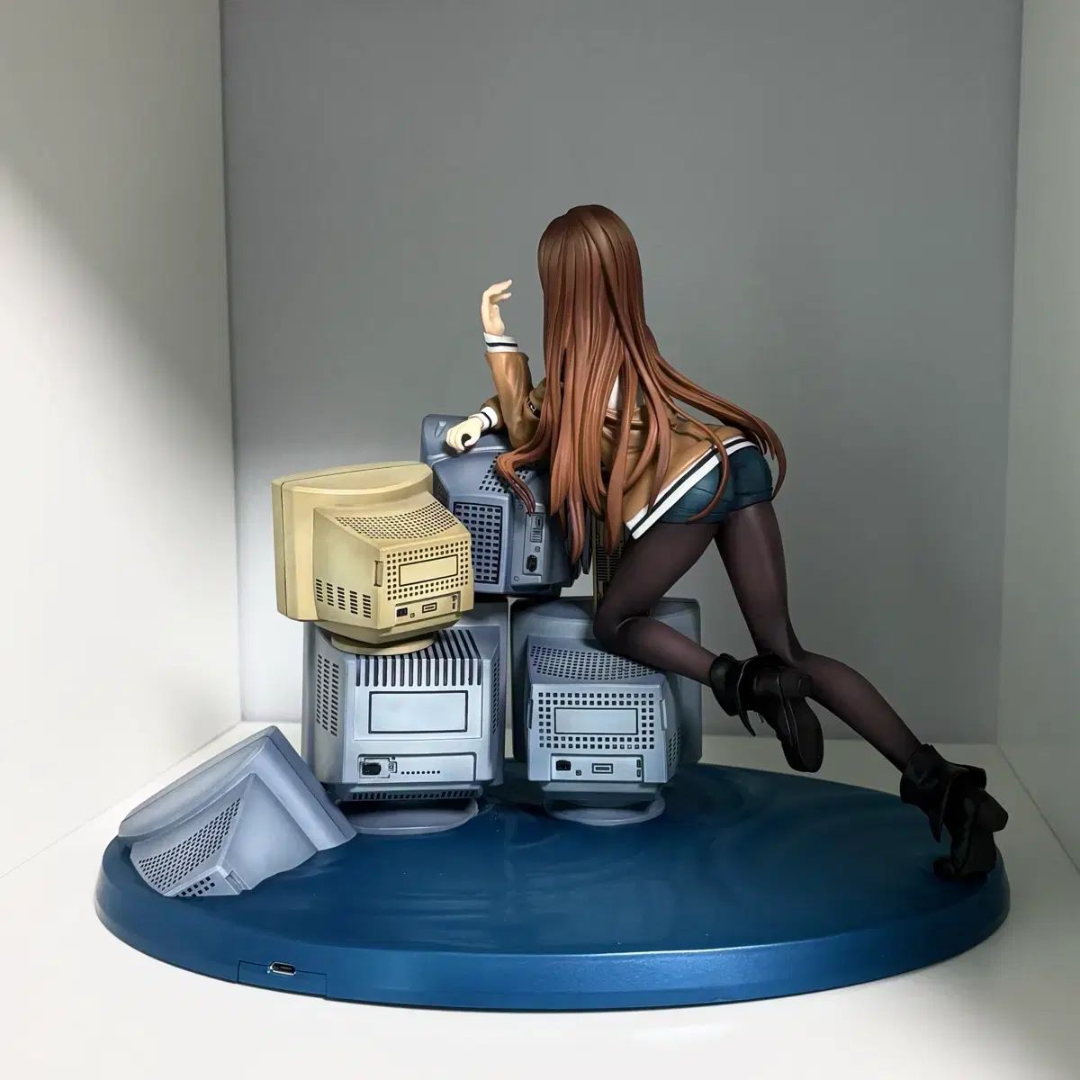 カドカワ シュタインズ・ゲート マキセ・クリス フィギュア LED発光ギミック 1/7 カドカワ シュタインズ・ゲート マキセ・クリス フィギュア LED発光ギミック 1/7