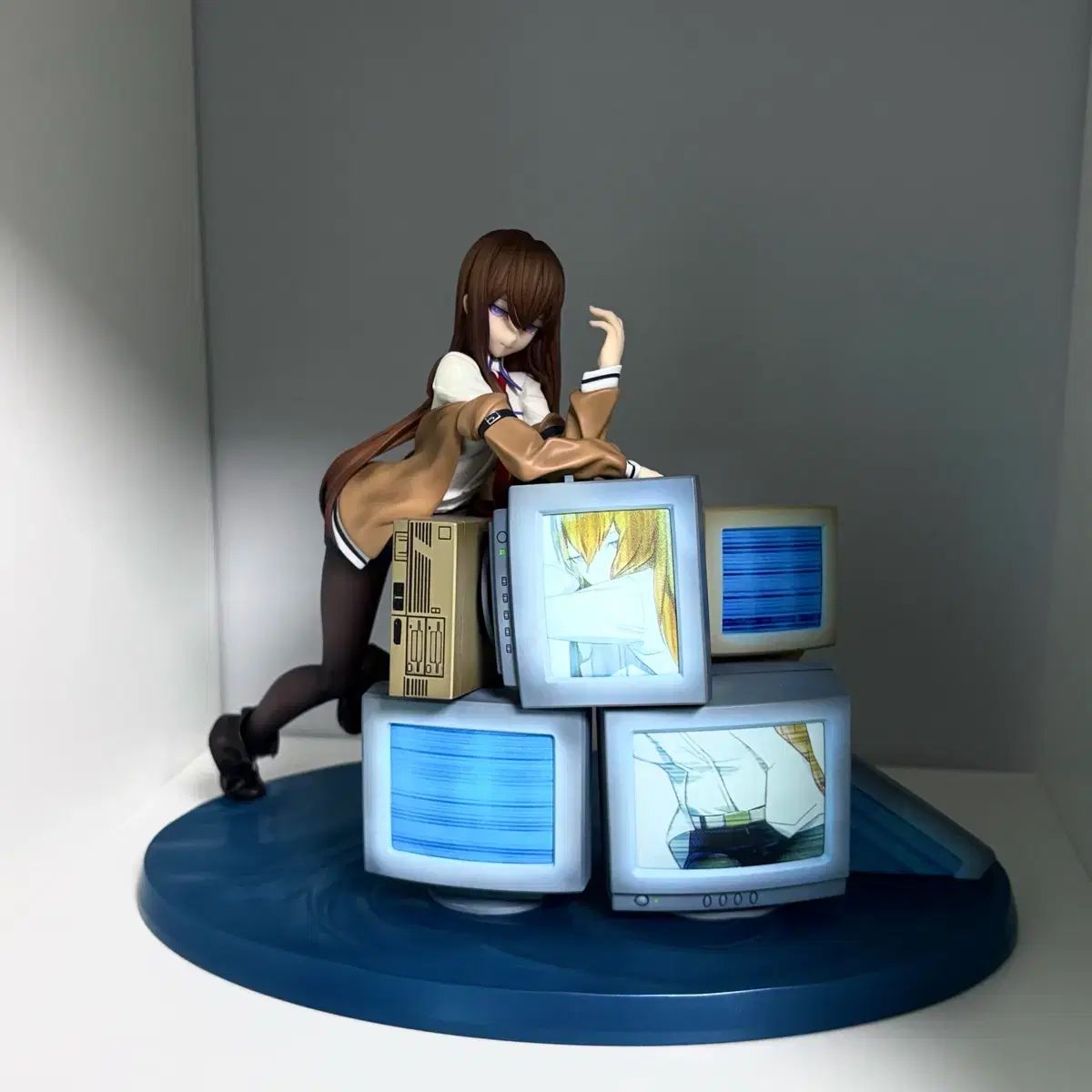 カドカワ シュタインズ・ゲート マキセ・クリス フィギュア LED発光ギミック 1/7 カドカワ シュタインズ・ゲート マキセ・クリス フィギュア LED発光ギミック 1/7