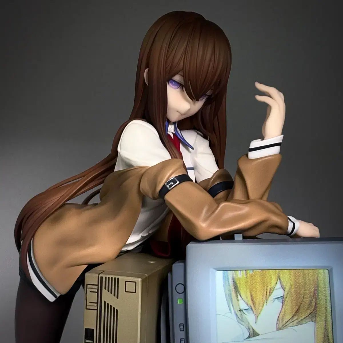 カドカワ シュタインズ・ゲート マキセ・クリス フィギュア LED発光ギミック 1/7 カドカワ シュタインズ・ゲート マキセ・クリス フィギュア LED発光ギミック 1/7