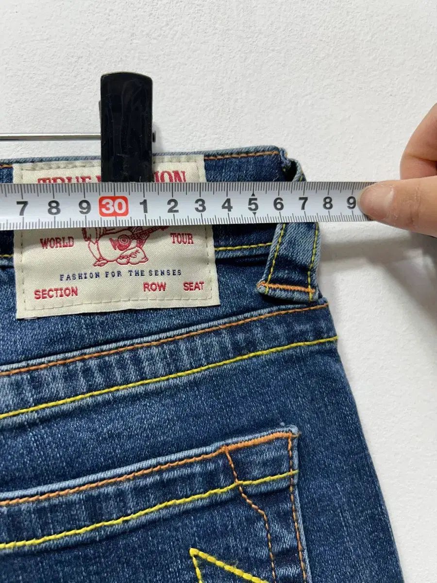 トゥルーレリジョン ブーツカット デニム ズボン 28サイズ 新品