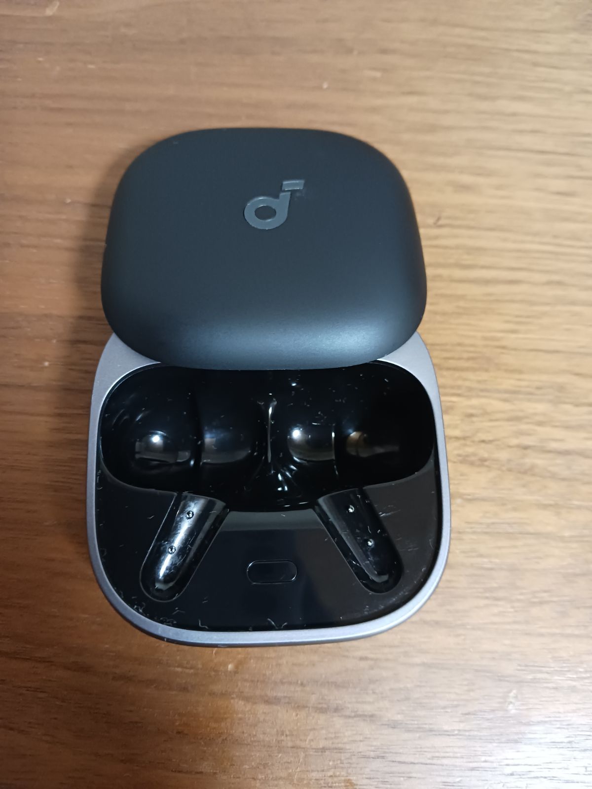 美品 soundcore Liberty5 ブラック　充電ケースのみ