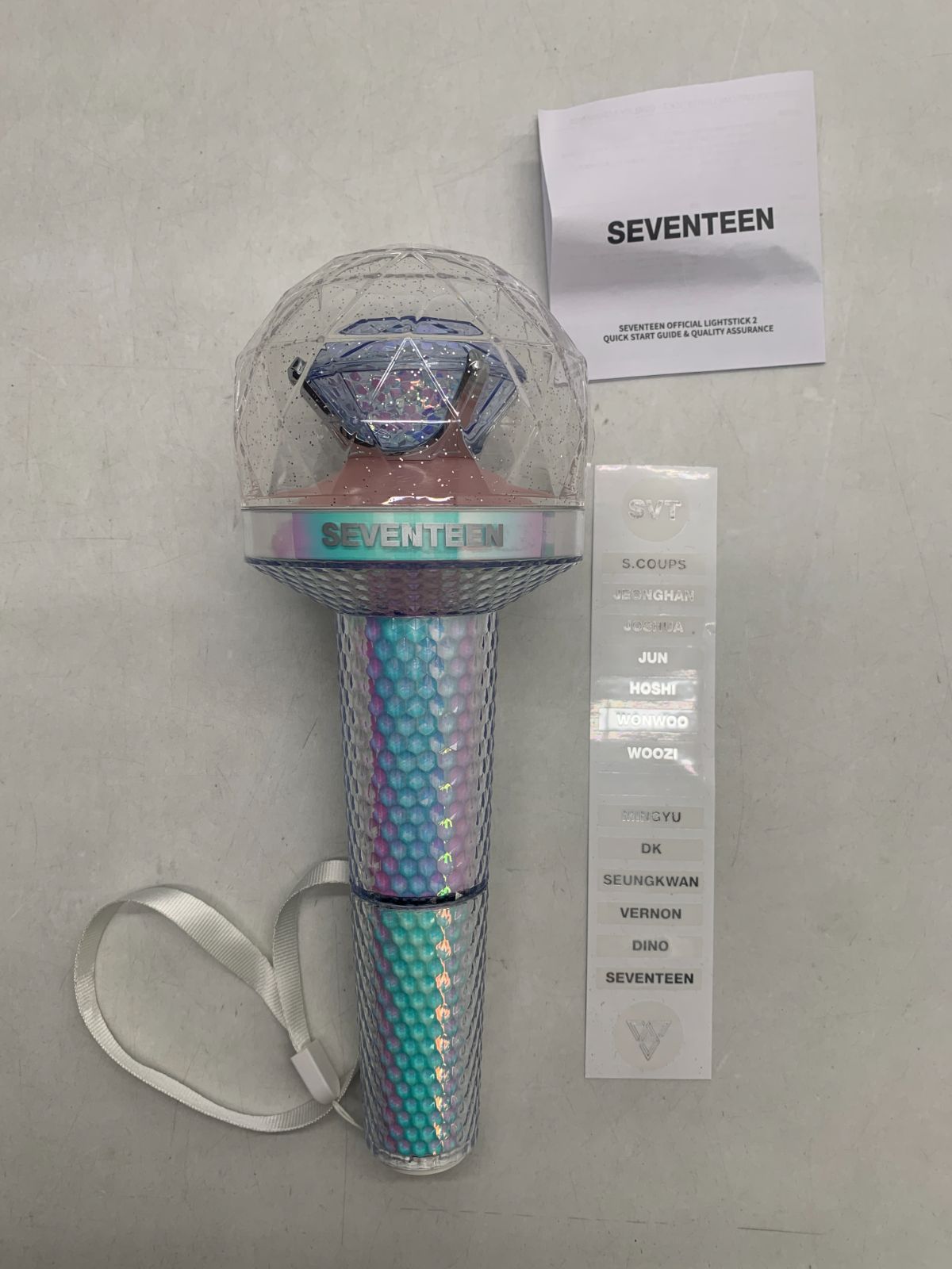 中古 SEVENTEEN OFFICIAL LIGHT STICK Ver.2 - メルカリ