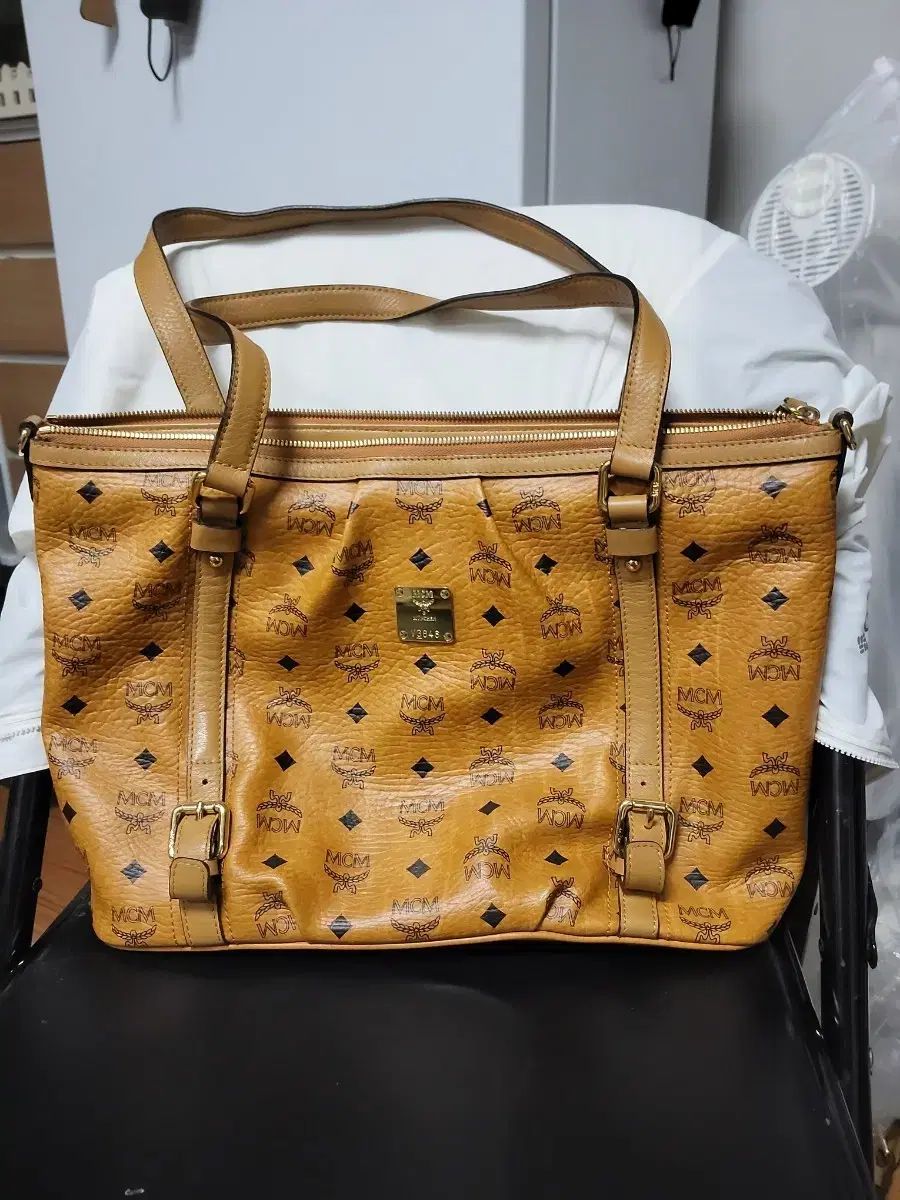 MCM ロゴ カジュアル トートバッグ